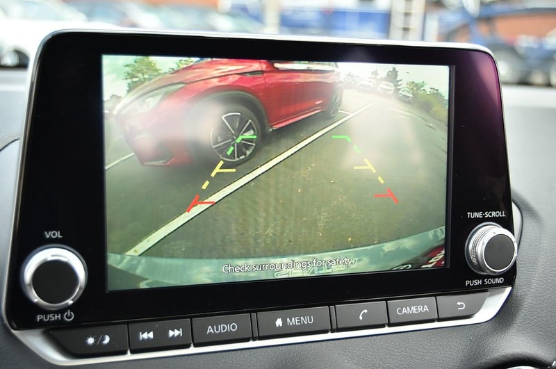Nissan Sentra Vehicle Image 13