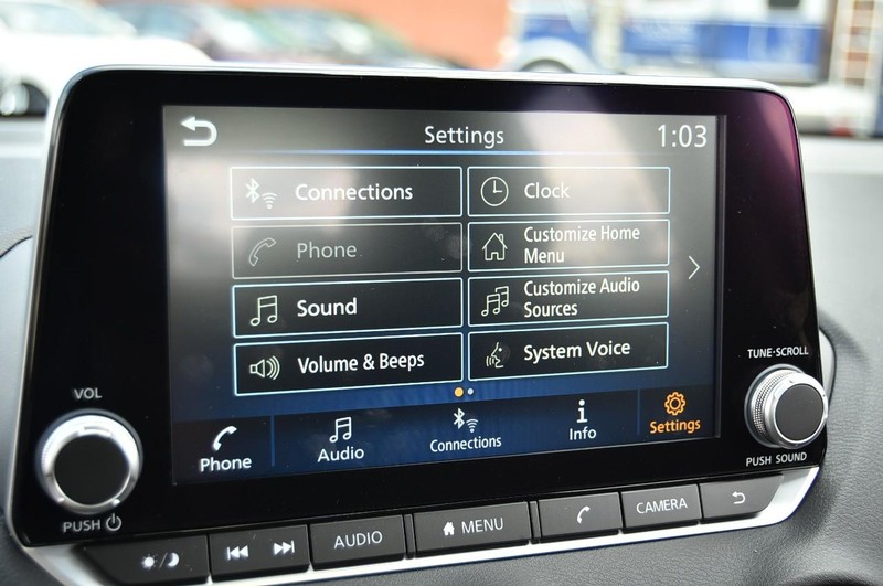 Nissan Sentra Vehicle Image 14