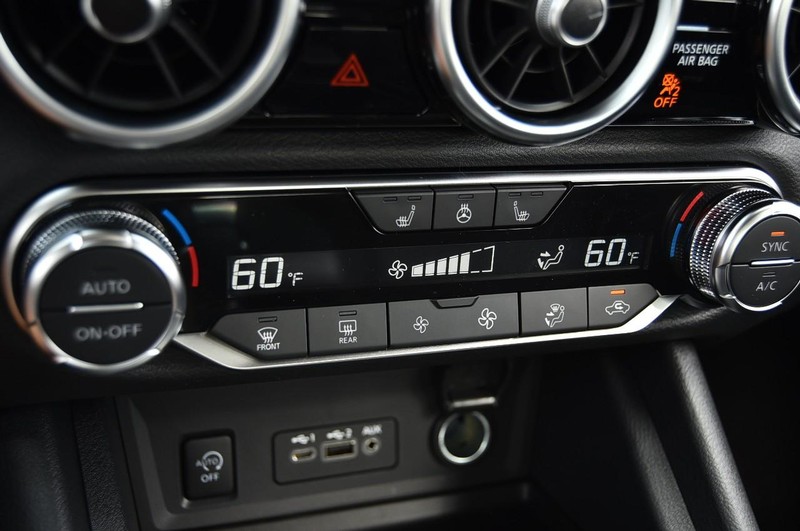 Nissan Sentra Vehicle Image 15