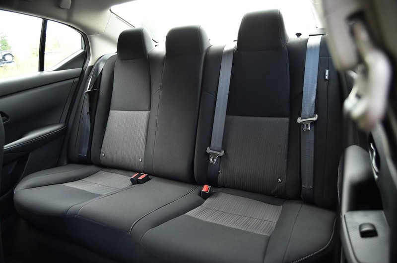 Nissan Sentra Vehicle Image 21