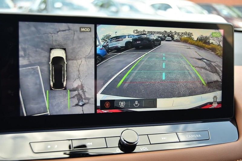 Nissan Rogue Vehicle Image 14