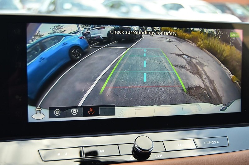 Nissan Rogue Vehicle Image 16