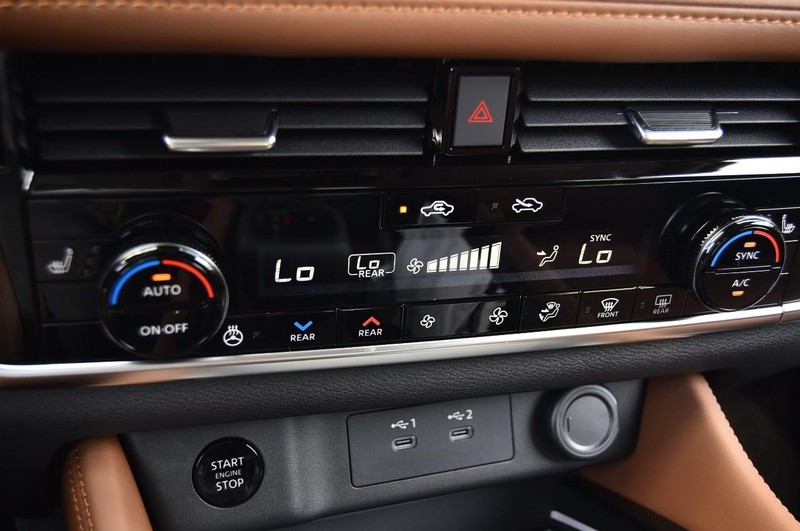 Nissan Rogue Vehicle Image 18