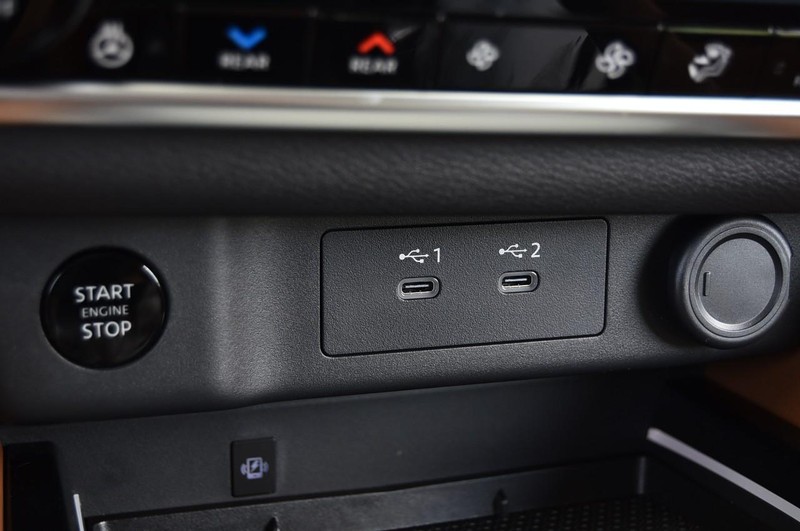 Nissan Rogue Vehicle Image 19