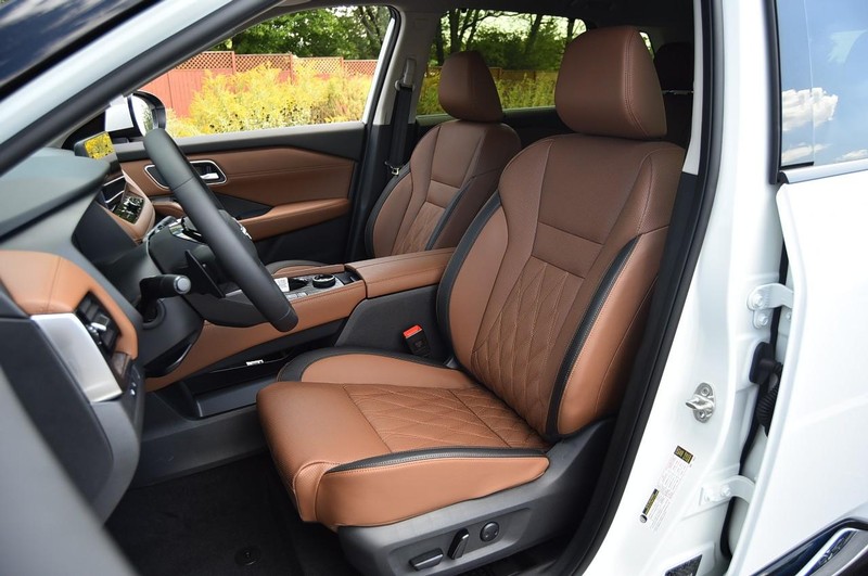 Nissan Rogue Vehicle Image 22