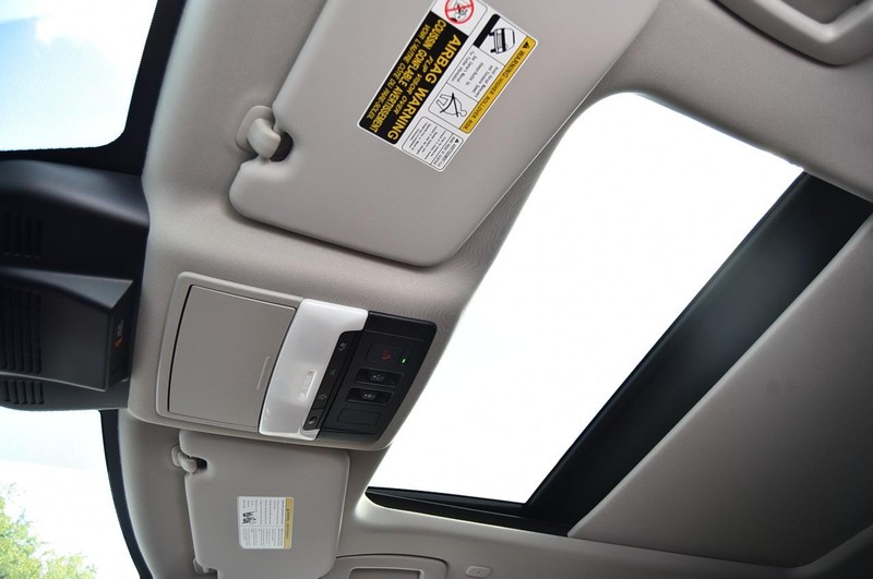 Nissan Rogue Vehicle Image 24