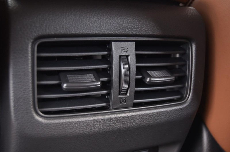 Nissan Rogue Vehicle Image 26