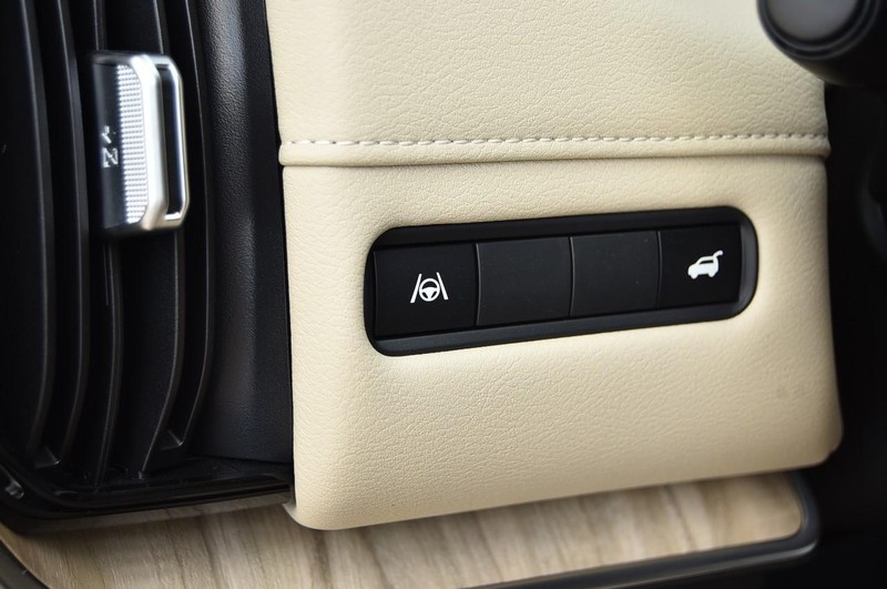 Nissan Armada Vehicle Image 13
