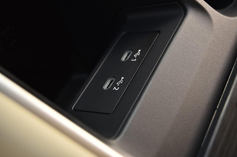 Nissan Armada Vehicle Image 23