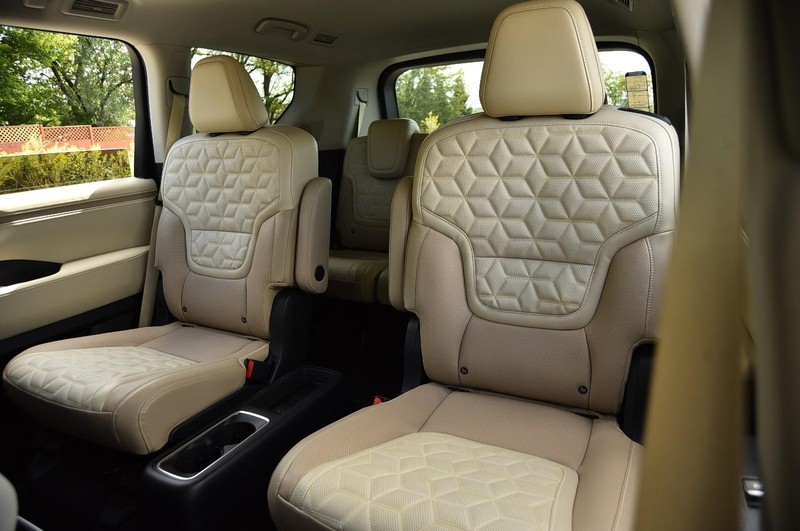 Nissan Armada Vehicle Image 28