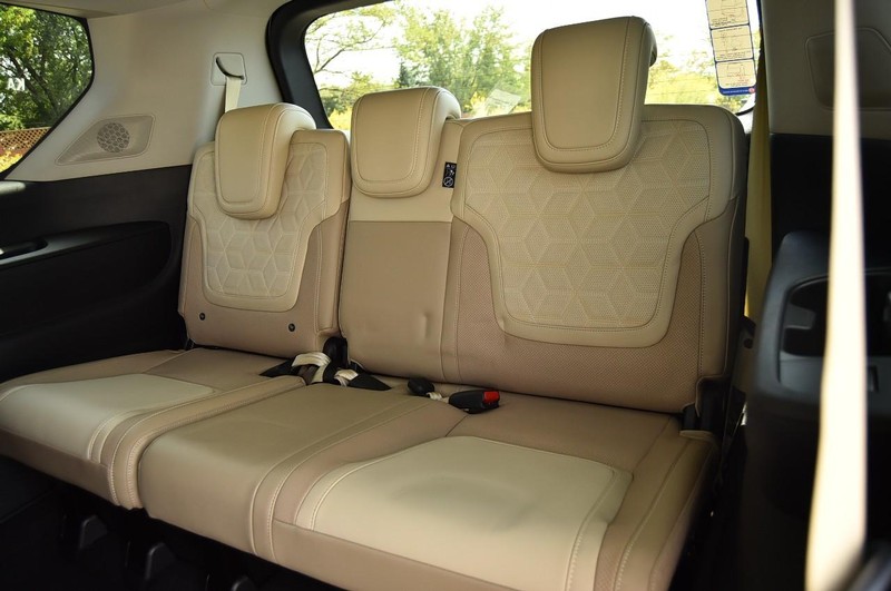 Nissan Armada Vehicle Image 31