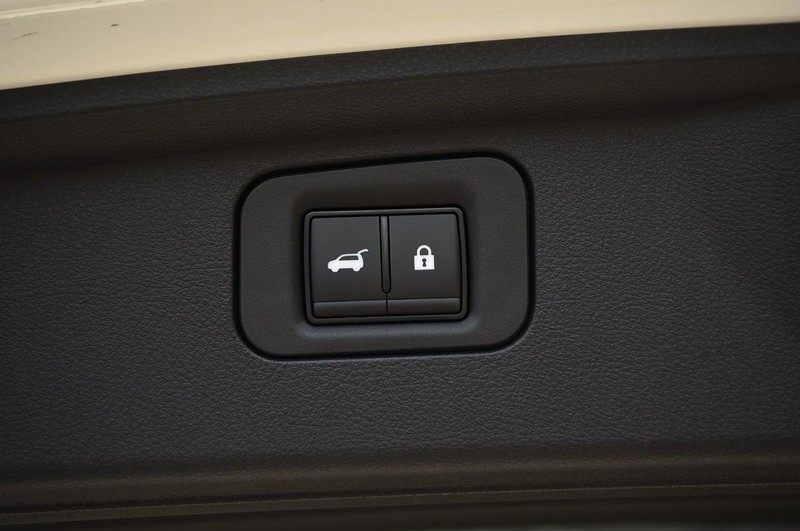 Nissan Armada Vehicle Image 34