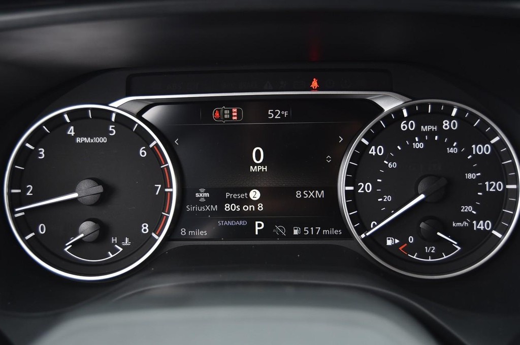 Nissan Rogue Vehicle Full-screen Gallery Image 12