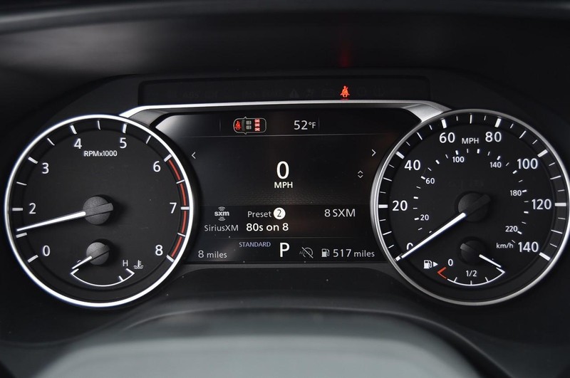 Nissan Rogue Vehicle Full-screen Gallery Image 12