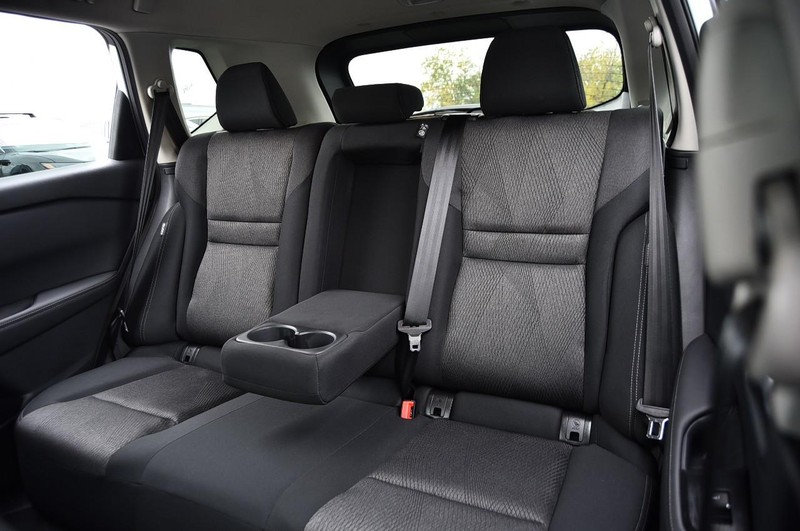 Nissan Rogue Vehicle Full-screen Gallery Image 21