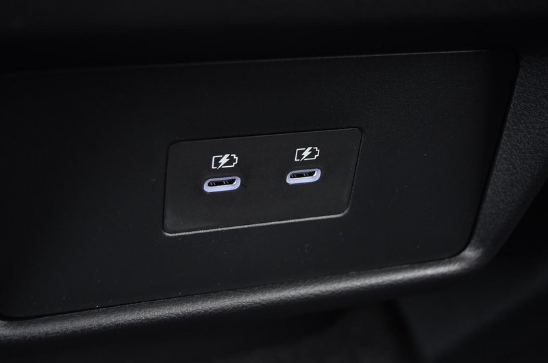 Nissan Rogue Vehicle Full-screen Gallery Image 23