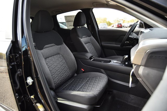 Nissan Kicks Vehicle Image 22