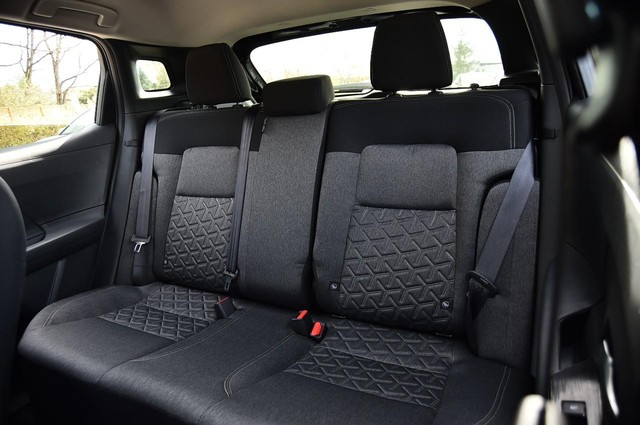 Nissan Kicks Vehicle Image 23