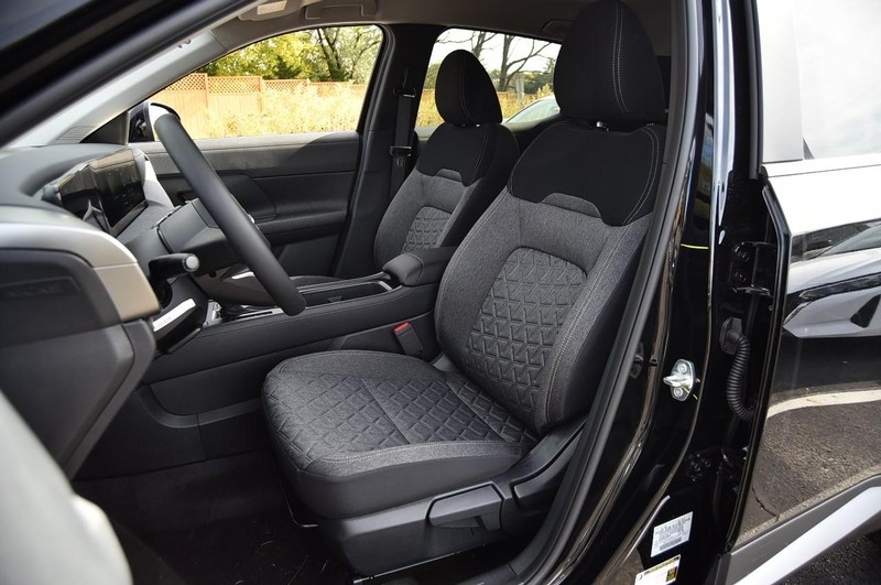 Nissan Kicks Vehicle Image 21