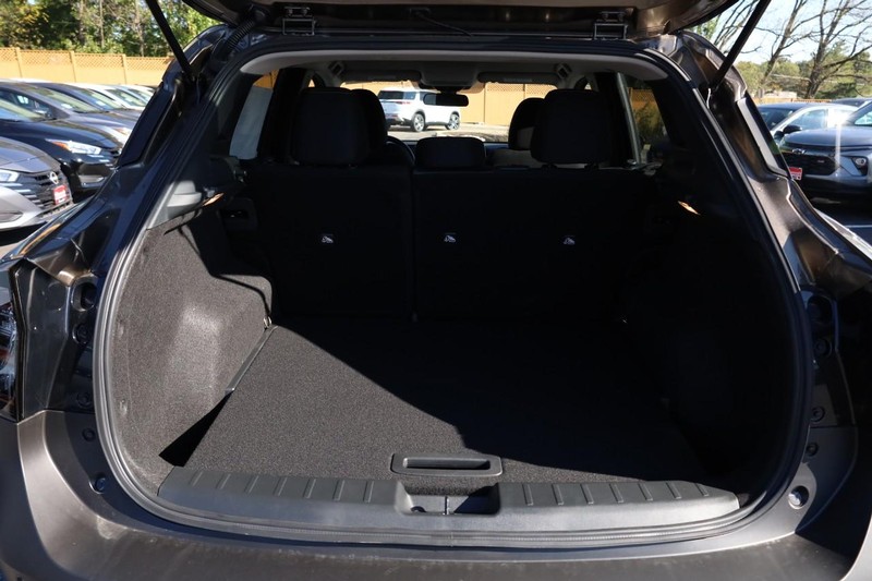 Nissan Kicks Vehicle Image 07