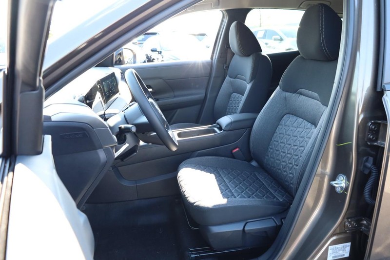 Nissan Kicks Vehicle Image 08