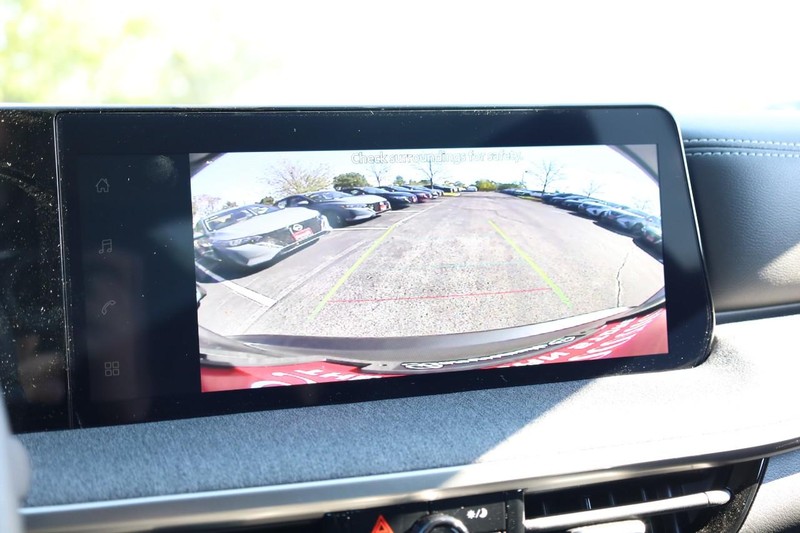 Nissan Kicks Vehicle Image 12