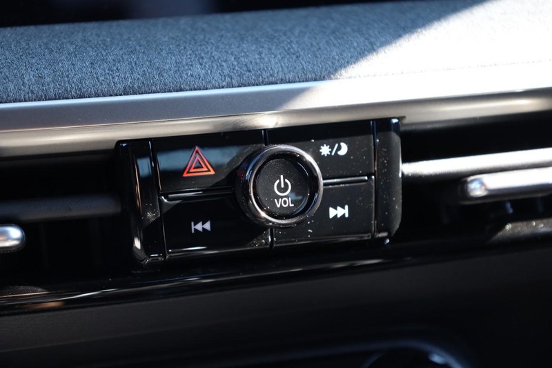 Nissan Kicks Vehicle Image 13