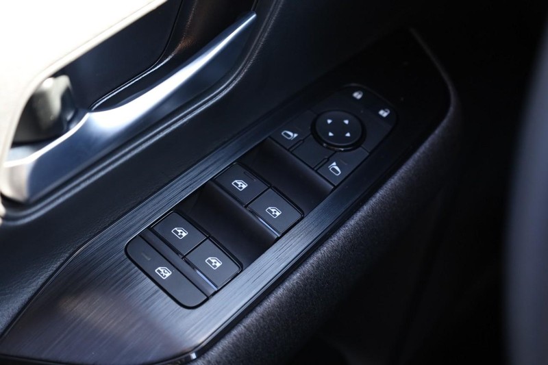 Nissan Kicks Vehicle Image 18