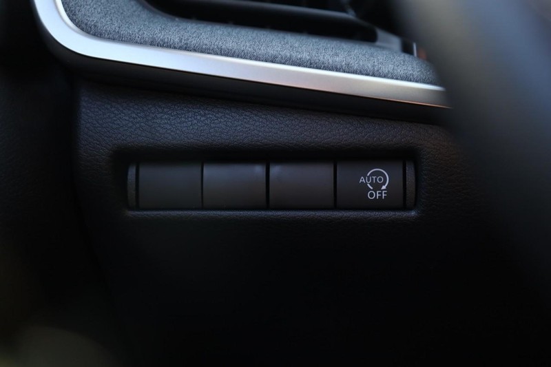 Nissan Kicks Vehicle Image 19