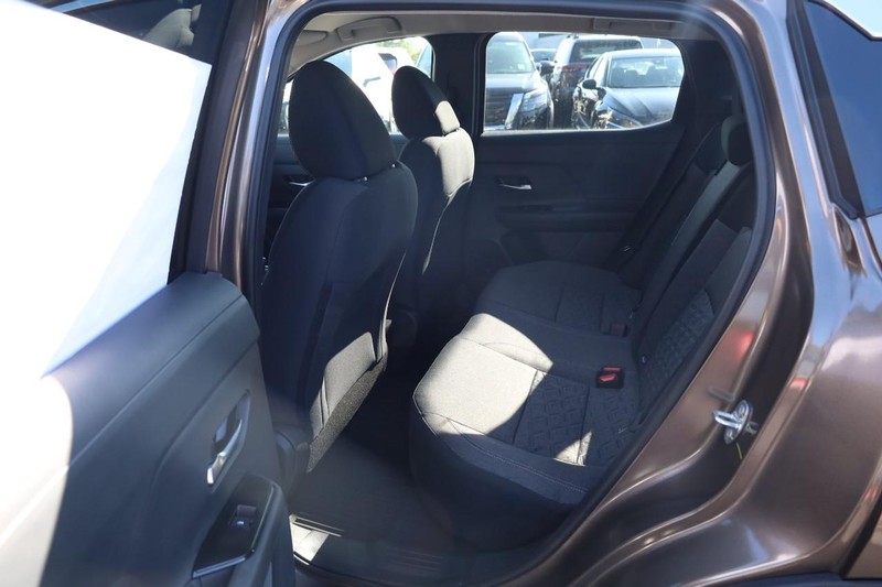 Nissan Kicks Vehicle Image 21