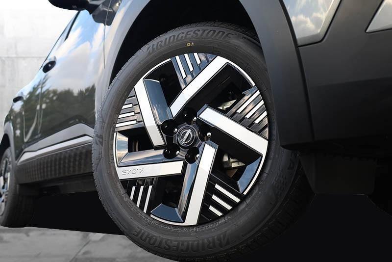 Nissan Kicks Vehicle Image 03