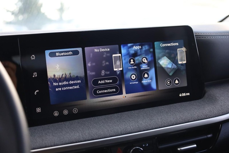 Nissan Kicks Vehicle Image 11