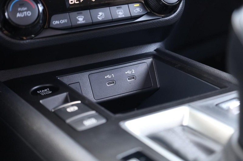 Nissan Kicks Vehicle Image 15