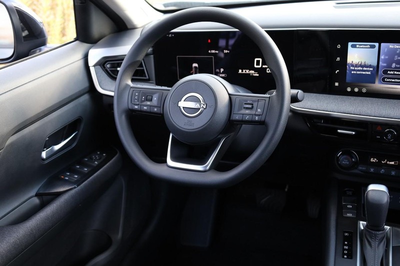 Nissan Kicks Vehicle Image 23