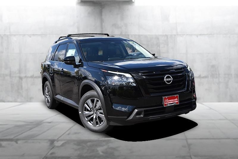 Nissan Pathfinder Vehicle Image 02