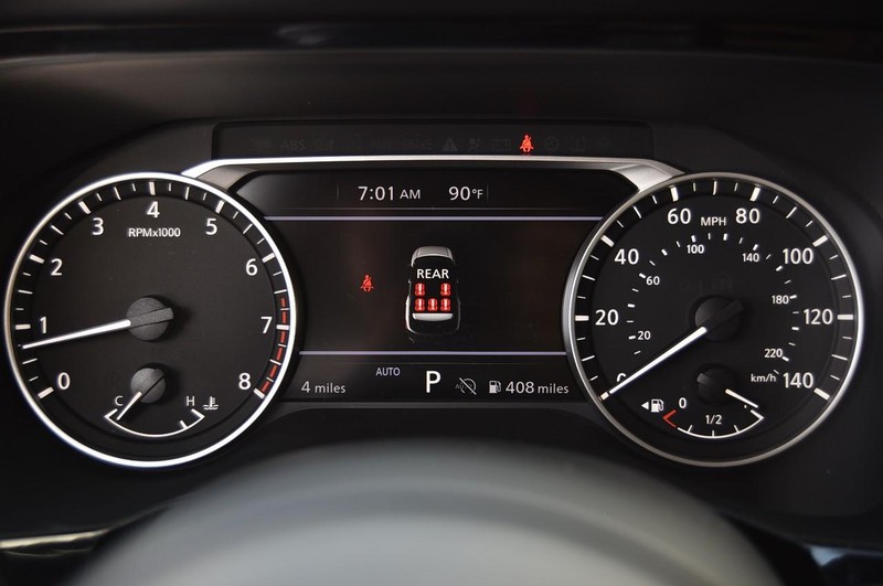 Nissan Pathfinder Vehicle Image 12