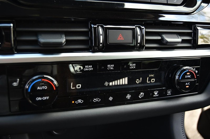Nissan Pathfinder Vehicle Image 16