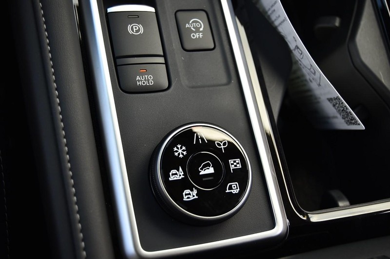 Nissan Pathfinder Vehicle Image 18