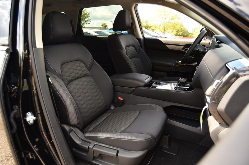 Nissan Pathfinder Vehicle Image 21