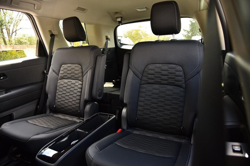 Nissan Pathfinder Vehicle Image 23