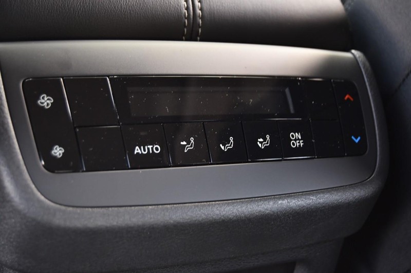 Nissan Pathfinder Vehicle Image 24
