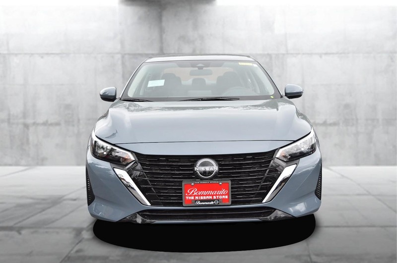 Nissan Sentra Vehicle Image 04