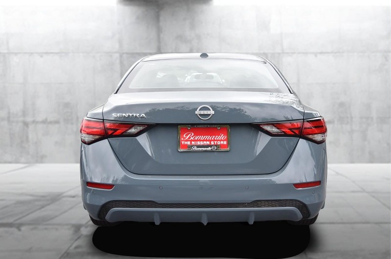 Nissan Sentra Vehicle Image 06