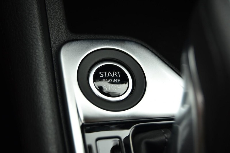 Nissan Sentra Vehicle Image 17