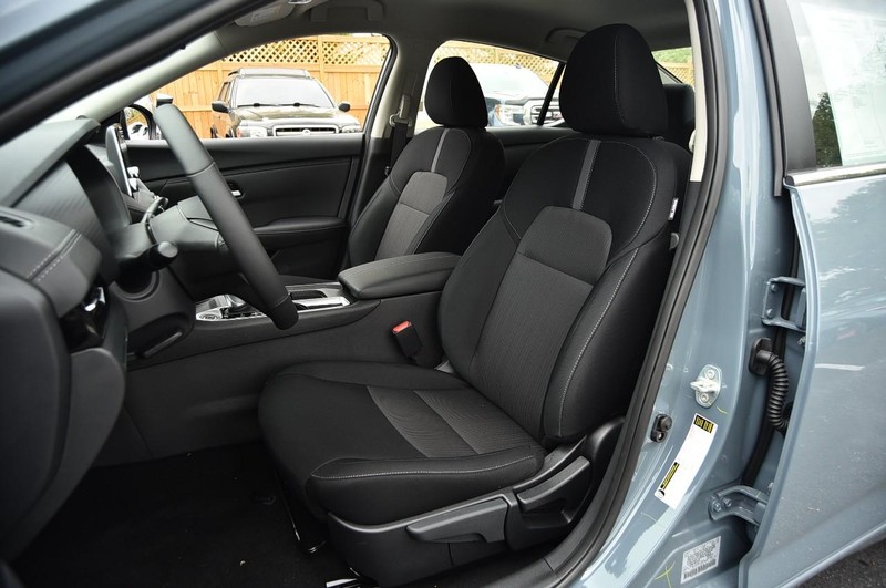 Nissan Sentra Vehicle Image 19