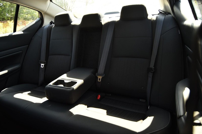 Nissan Altima Vehicle Image 22