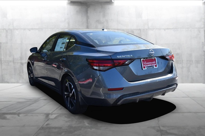 Nissan Sentra Vehicle Image 07