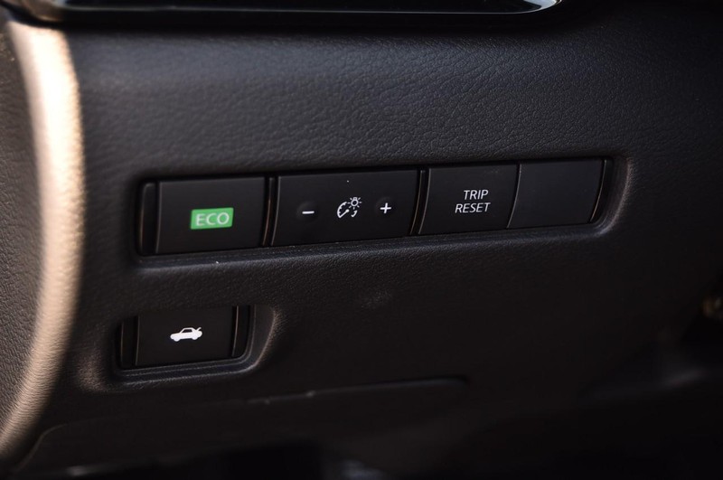 Nissan Sentra Vehicle Image 11