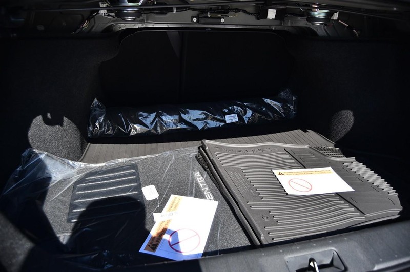 Nissan Sentra Vehicle Image 23