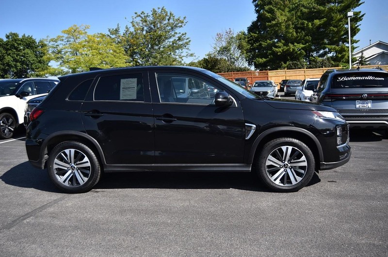 Mitsubishi Outlander Sport Vehicle Image 05